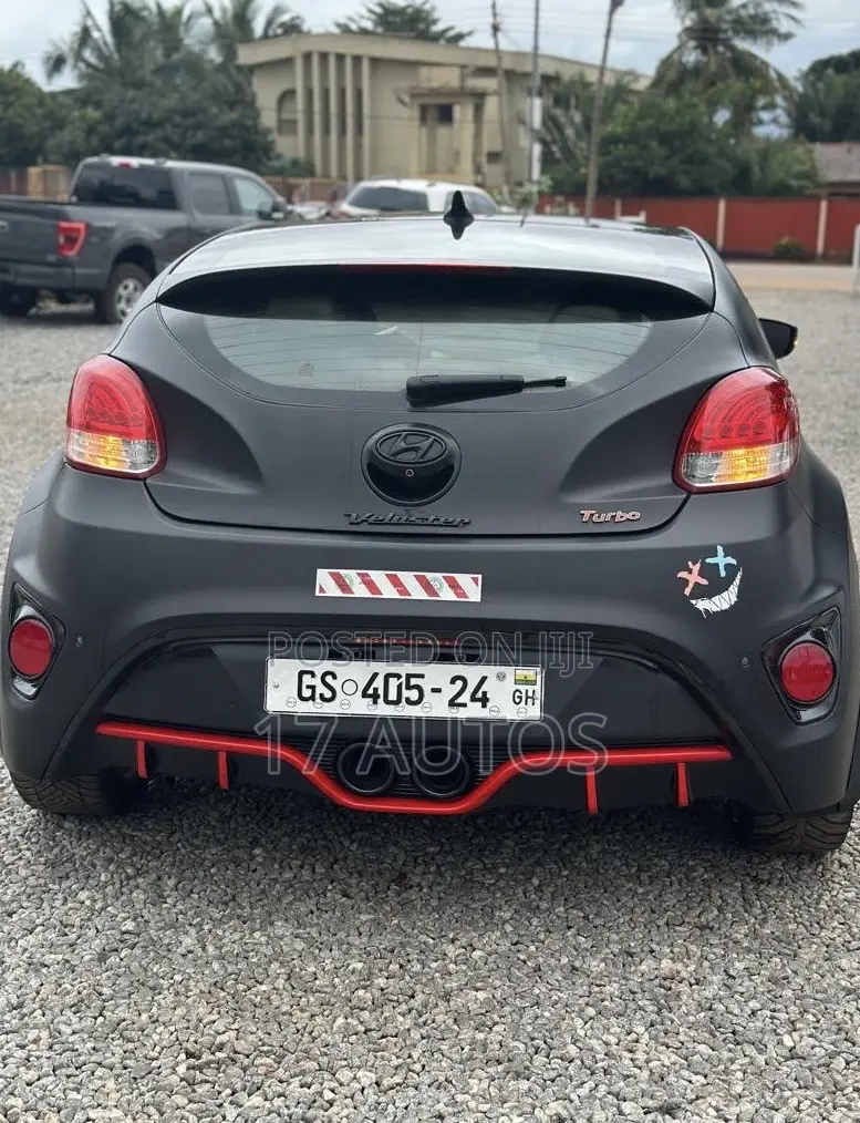 Hyundai Veloster 3dr Hatchback w/Black Interior (1.6L 4cyl 6AM) 2015