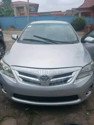 Toyota Corolla LE 4dr Sedan (1.8L 4cyl 4A) 2012 Silver