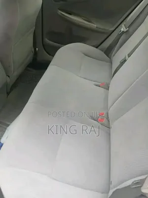 Toyota Corolla LE 4dr Sedan (1.8L 4cyl 4A) 2012 Silver