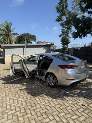 Hyundai Elantra Limited 2018 Silver