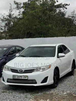 Toyota Camry LE 4dr Sedan (2.5L 4cyl 6A) 2014 White