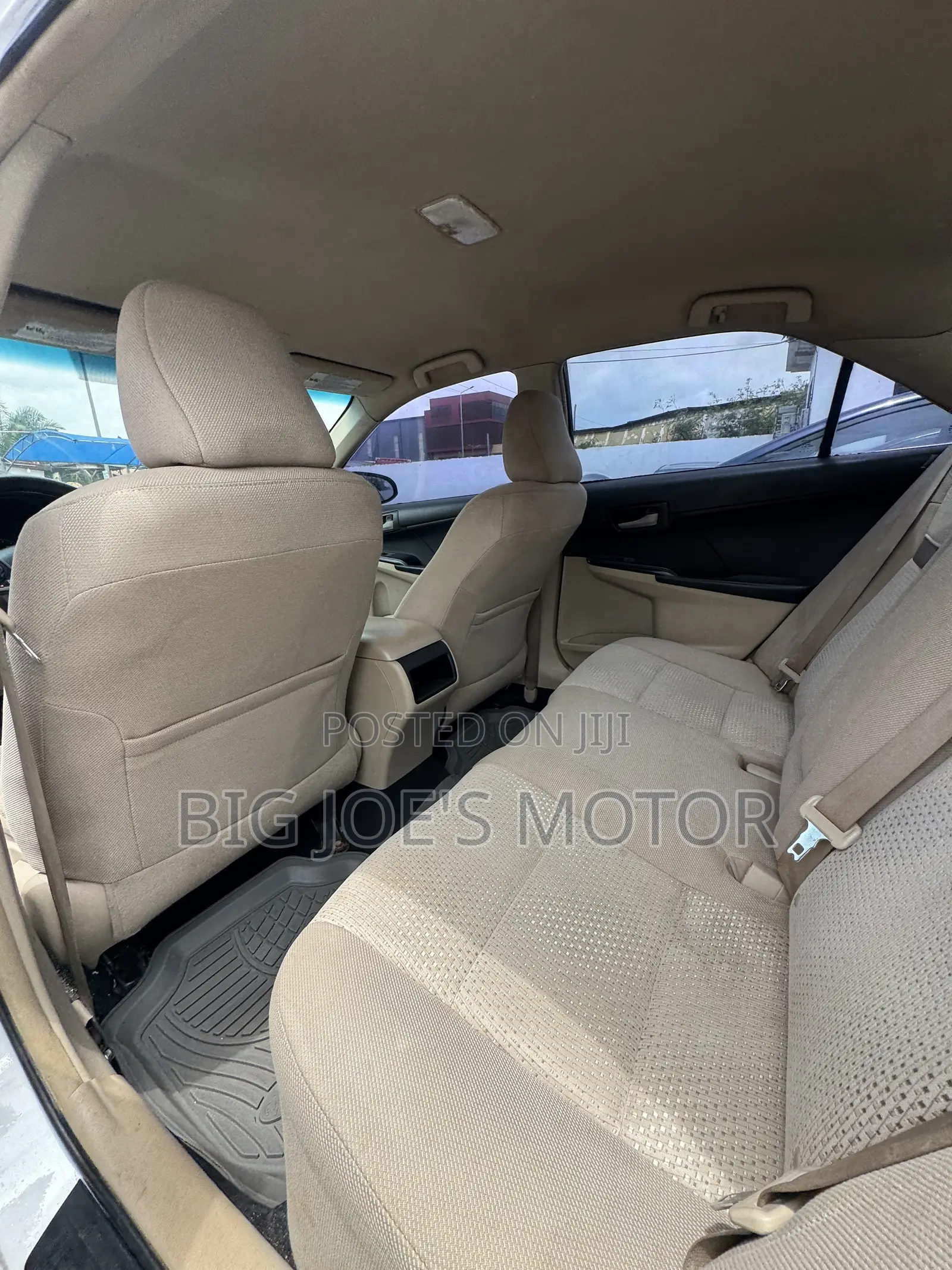 Toyota Camry LE 4dr Sedan (2.5L 4cyl 6A) 2014 White