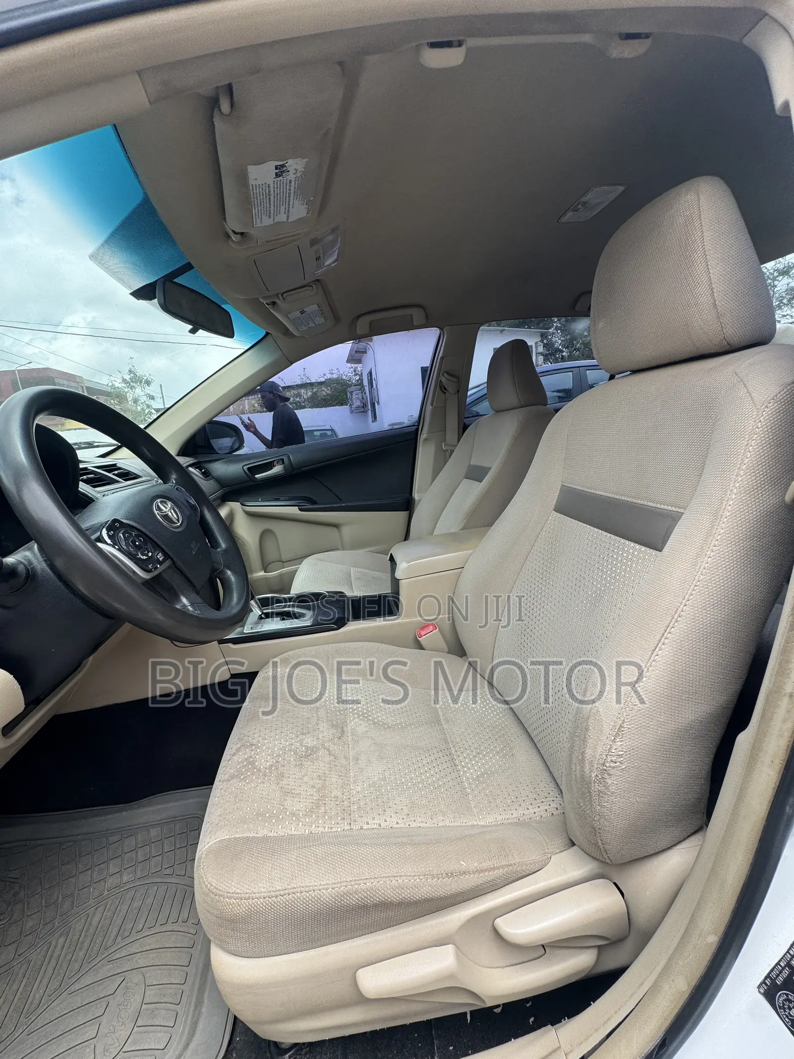 Toyota Camry LE 4dr Sedan (2.5L 4cyl 6A) 2014 White