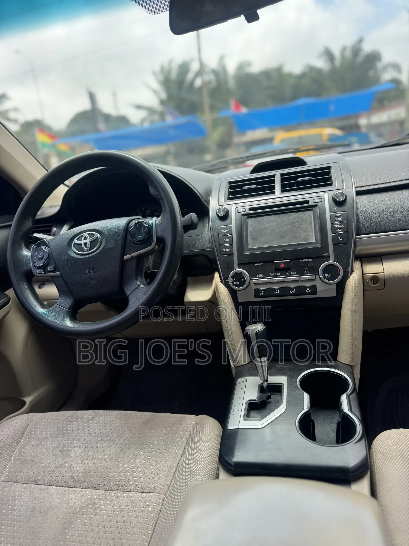 Toyota Camry LE 4dr Sedan (2.5L 4cyl 6A) 2014 White