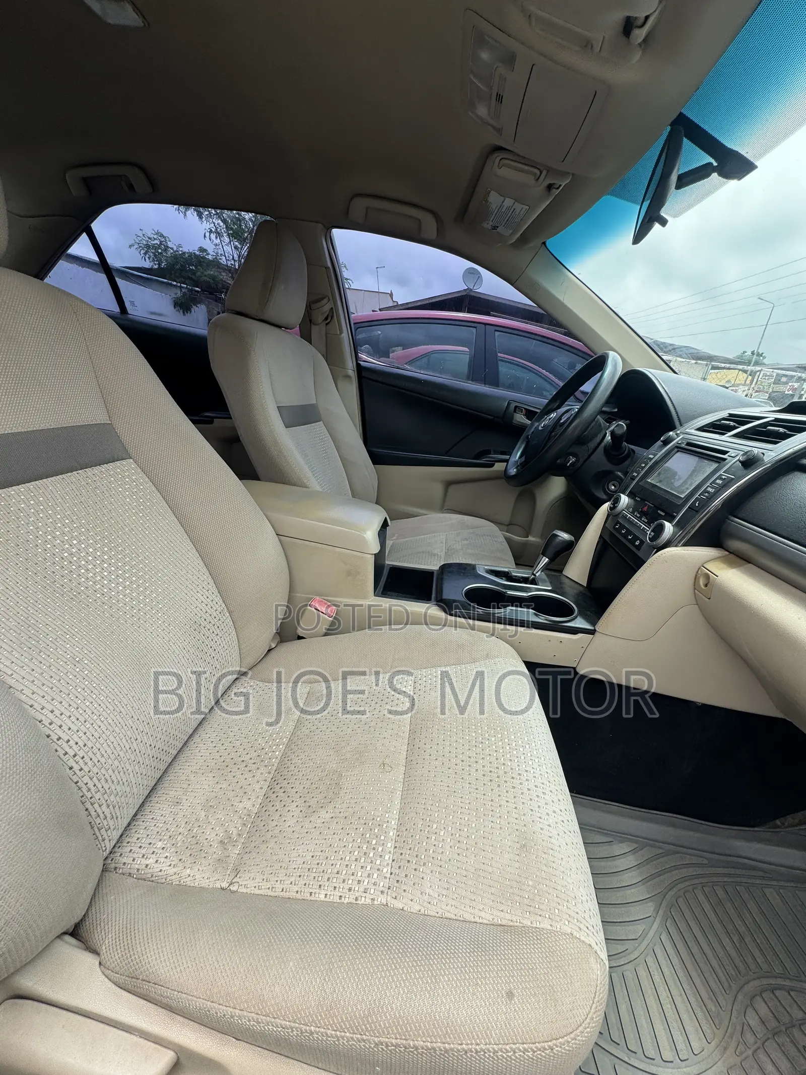 Toyota Camry LE 4dr Sedan (2.5L 4cyl 6A) 2014 White