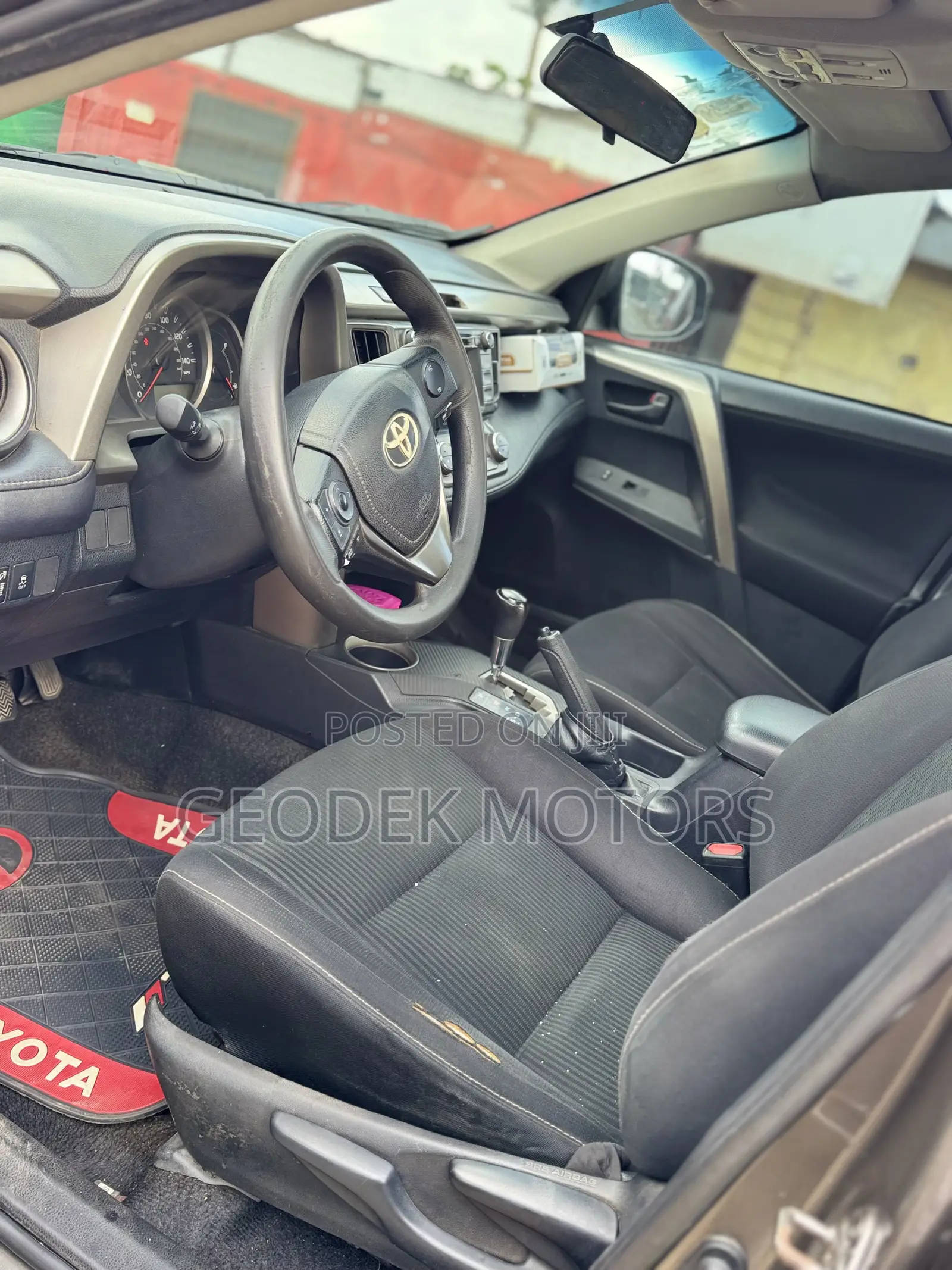 Toyota RAV4 LE 4dr SUV (2.5L 4cyl 6A) 2015 Beige