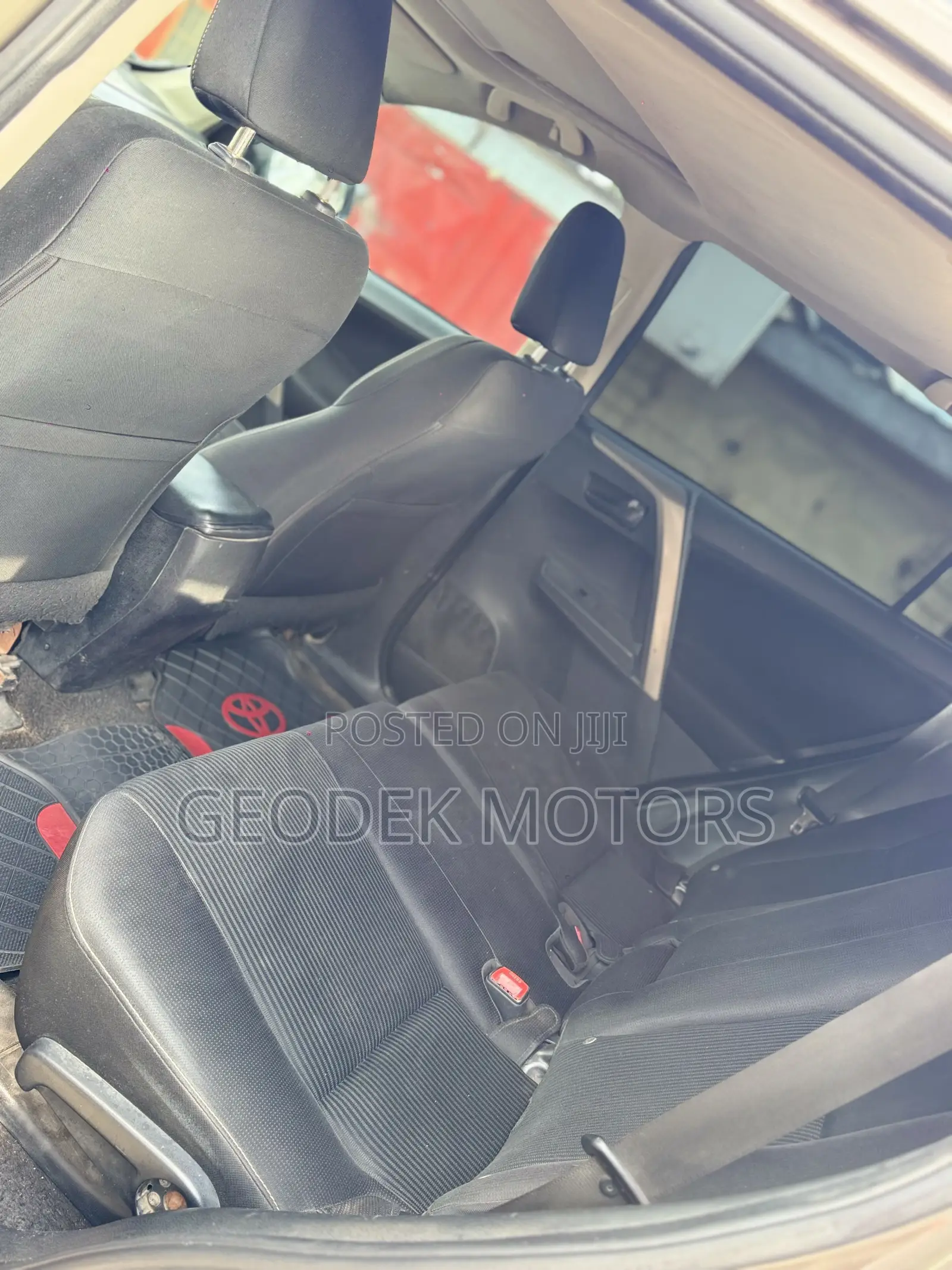 Toyota RAV4 LE 4dr SUV (2.5L 4cyl 6A) 2015 Beige