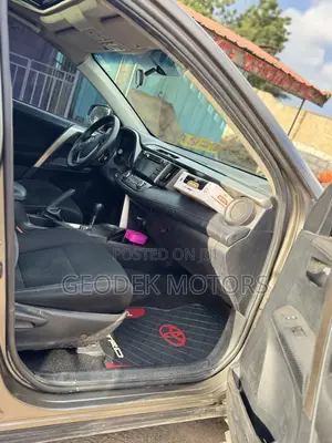 Toyota RAV4 LE 4dr SUV (2.5L 4cyl 6A) 2015 Beige