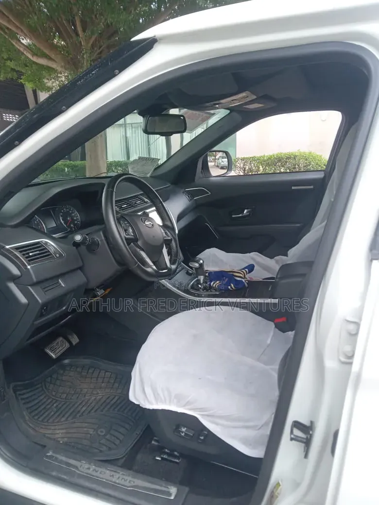 Car 2016 White