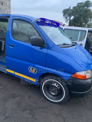 Toyota HiAce 2010 Blue