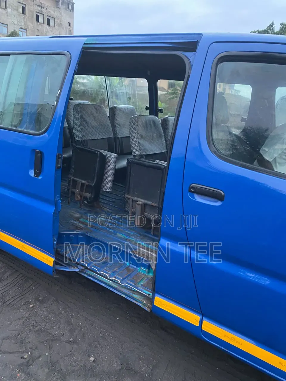 Toyota HiAce 2010 Blue