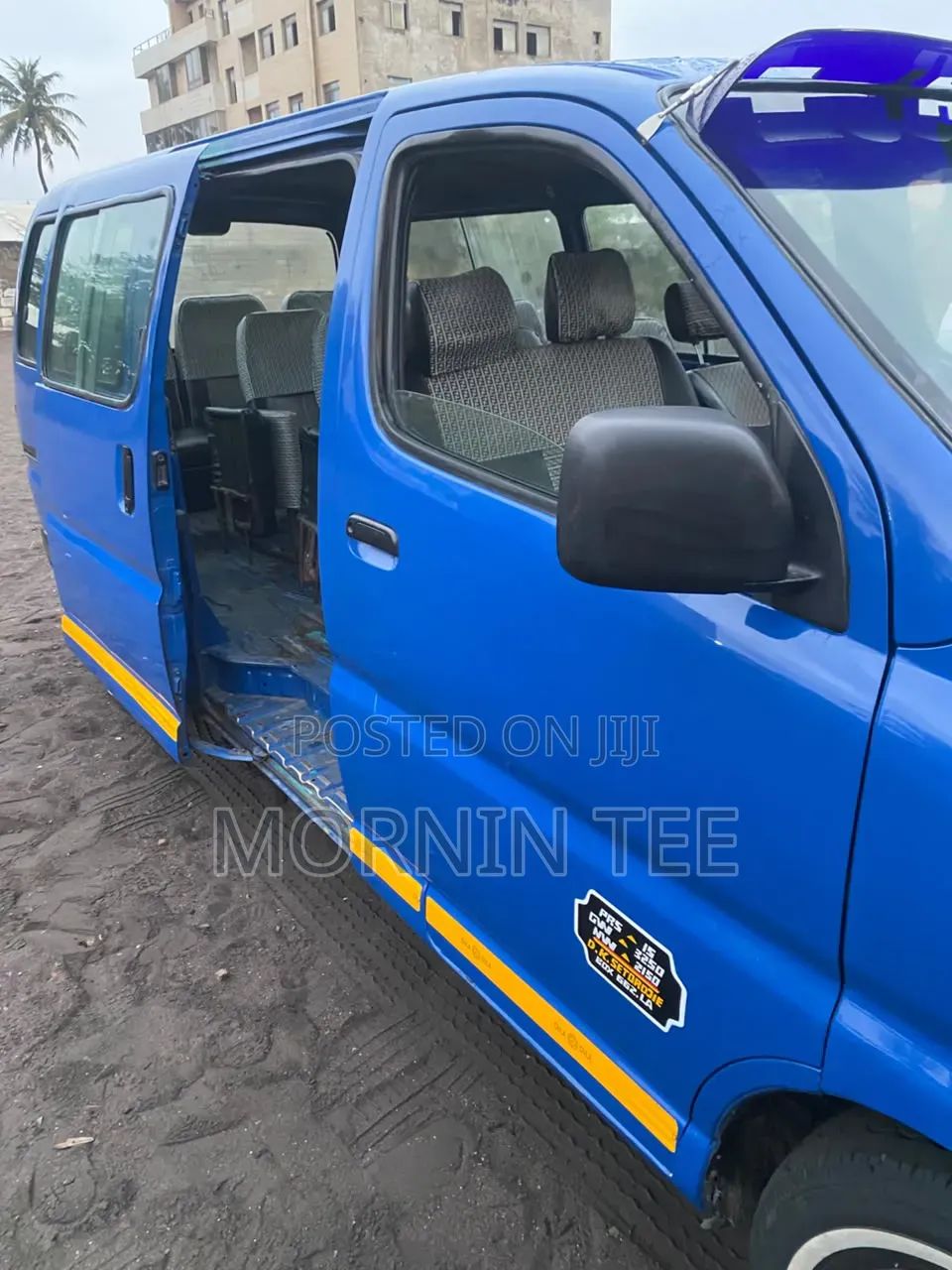 Toyota HiAce 2010 Blue