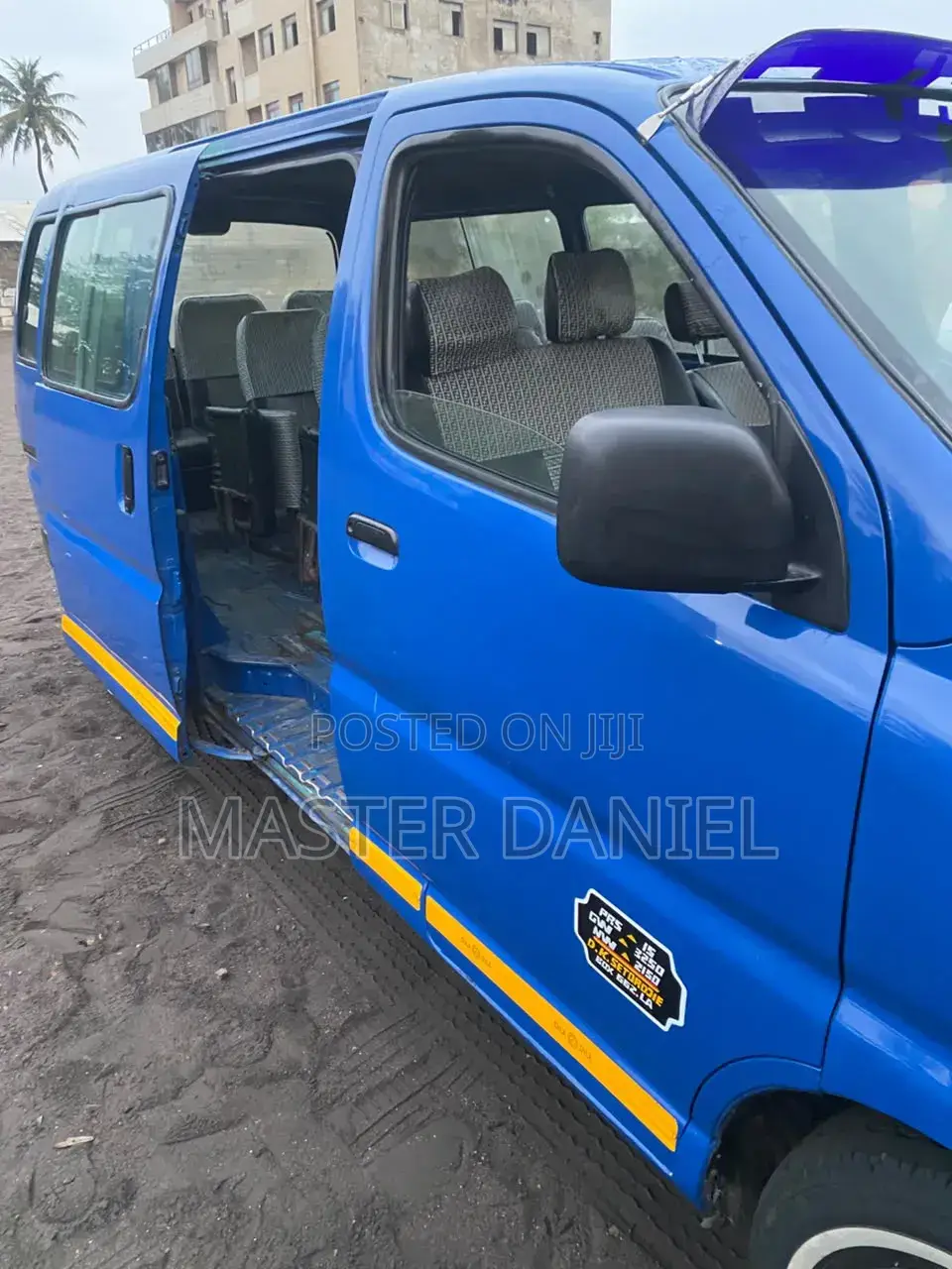 Toyota HiAce 2010 Blue