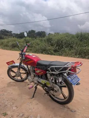 New Royal RY125 2025 Red
