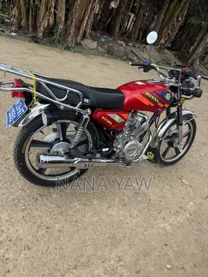 New Royal RY125 2025 Red