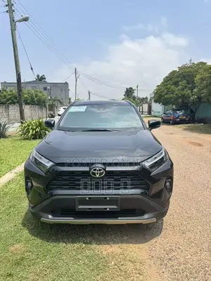 Toyota RAV4 XLE Premium FWD 2024 Black