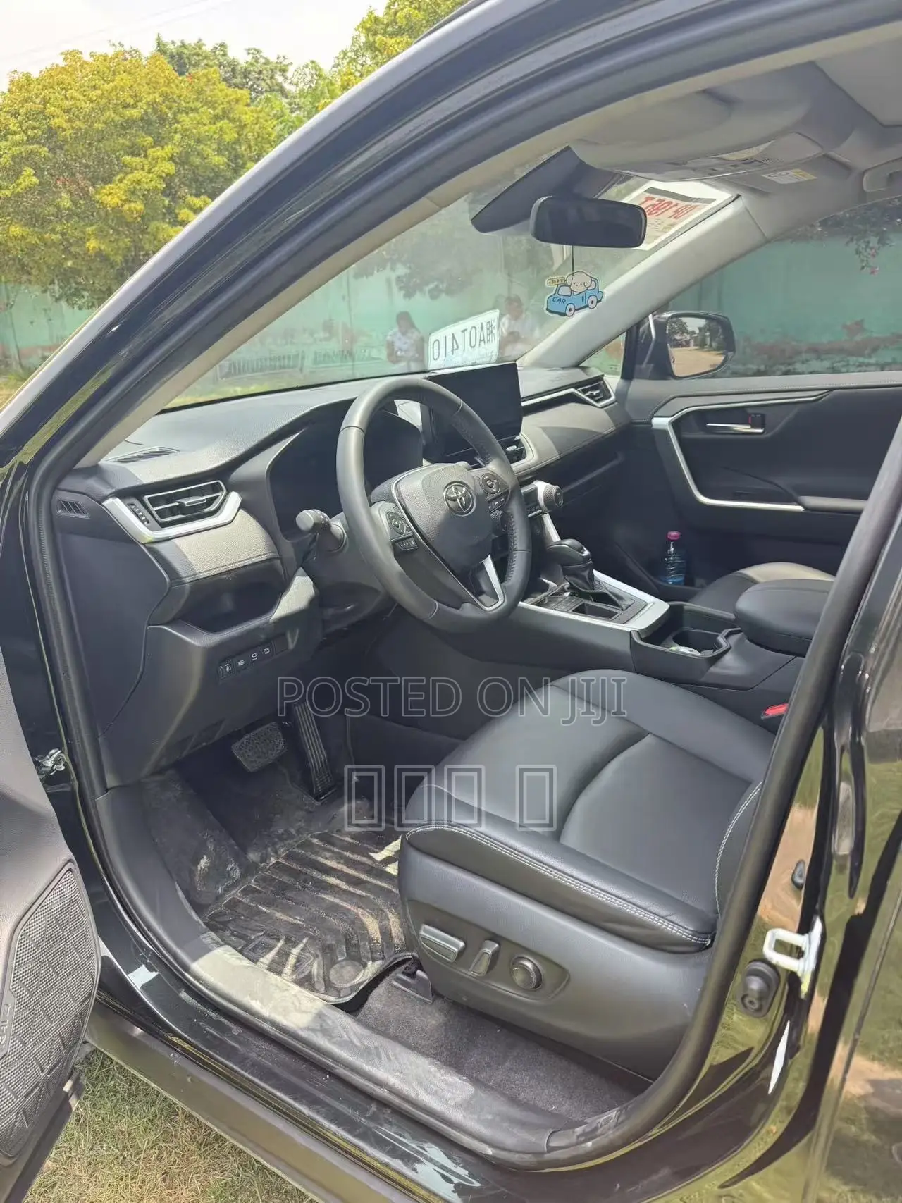 Toyota RAV4 XLE Premium FWD 2024 Black