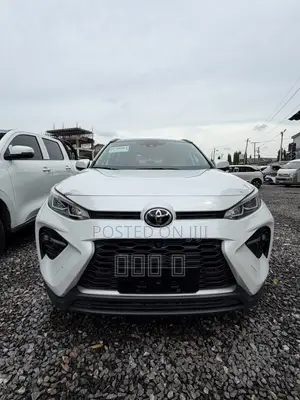 Toyota RAV4 XLE Premium FWD 2023 Black