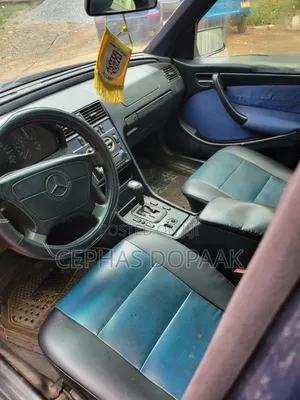 Mercedes-Benz GLC-Class 2024 Blue
