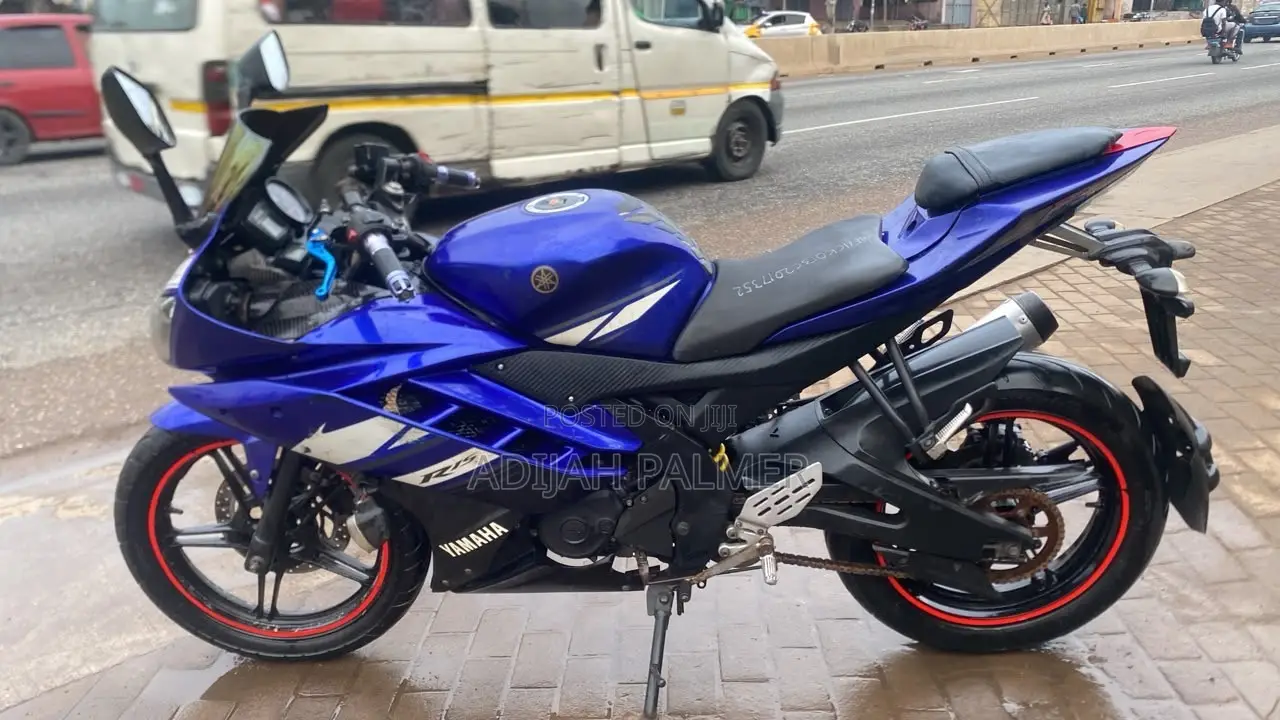 Yamaha R1 2021 Blue