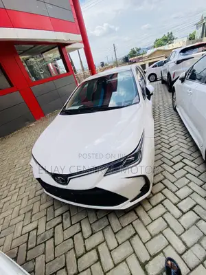 Toyota Corolla LE 2023 White