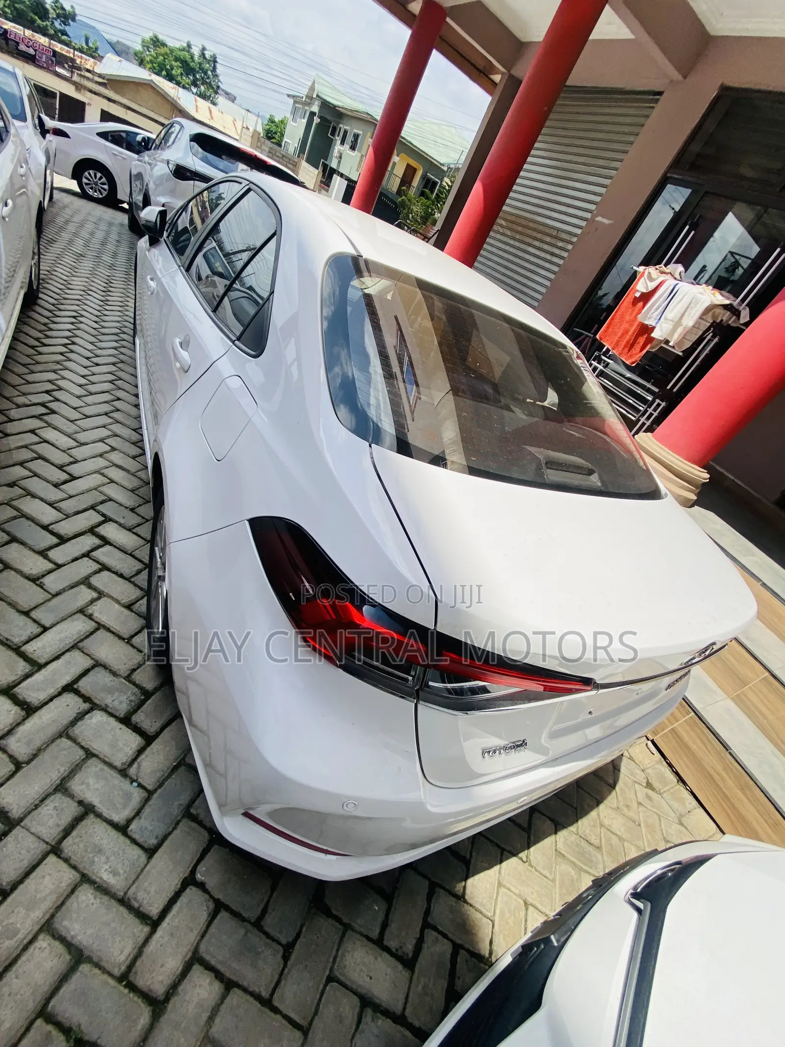 Toyota Corolla LE 2023 White