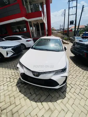 Toyota Corolla LE 2023 White