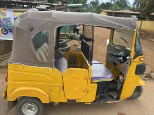Bajaj RE 2025 Yellow