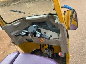 Bajaj RE 2025 Yellow