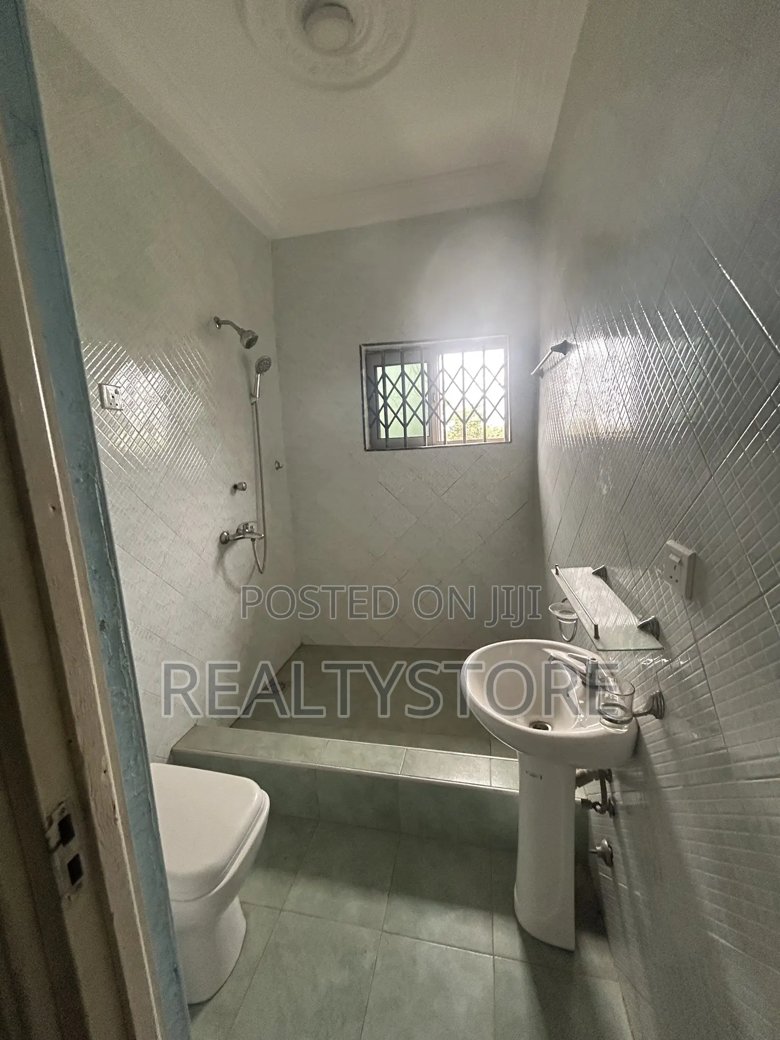 2bdrm Apartment in Ashongman Estate, Accra Metropolitan for rent