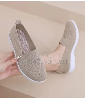 Ladies Easy Wear Sneakers / Shoe