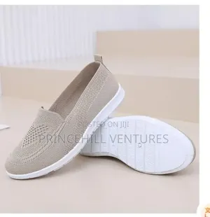 Ladies Easy Wear Sneakers / Shoe