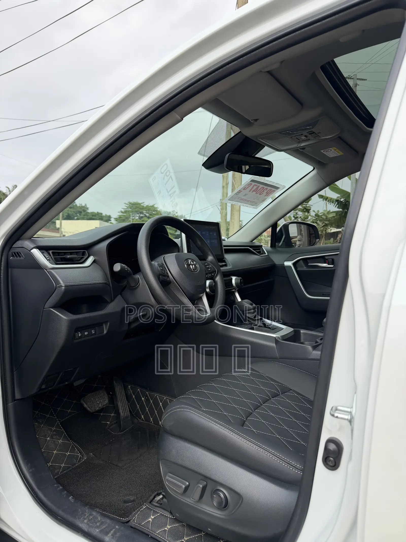 Toyota RAV4 XLE Premium FWD 2023 White