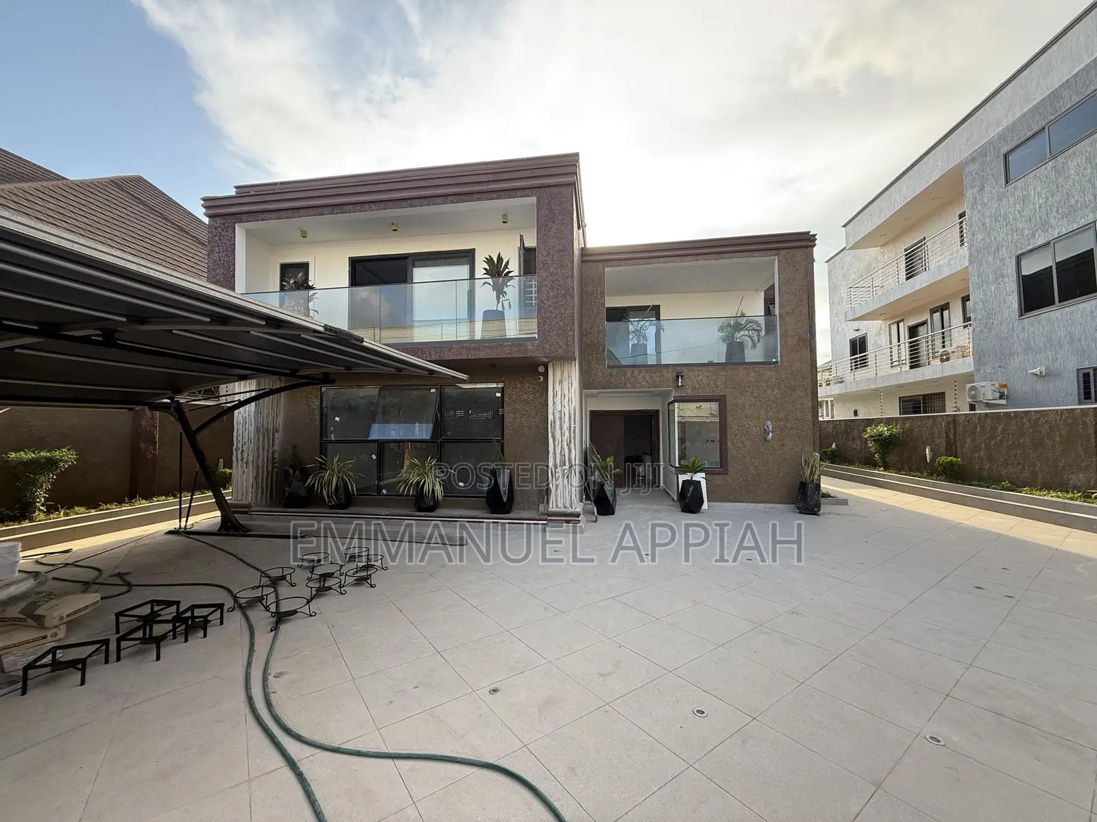 6bdrm House in Weija Choice, Accra Metropolitan for sale