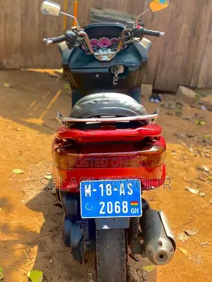 Yamaha Majesty 2018 Red