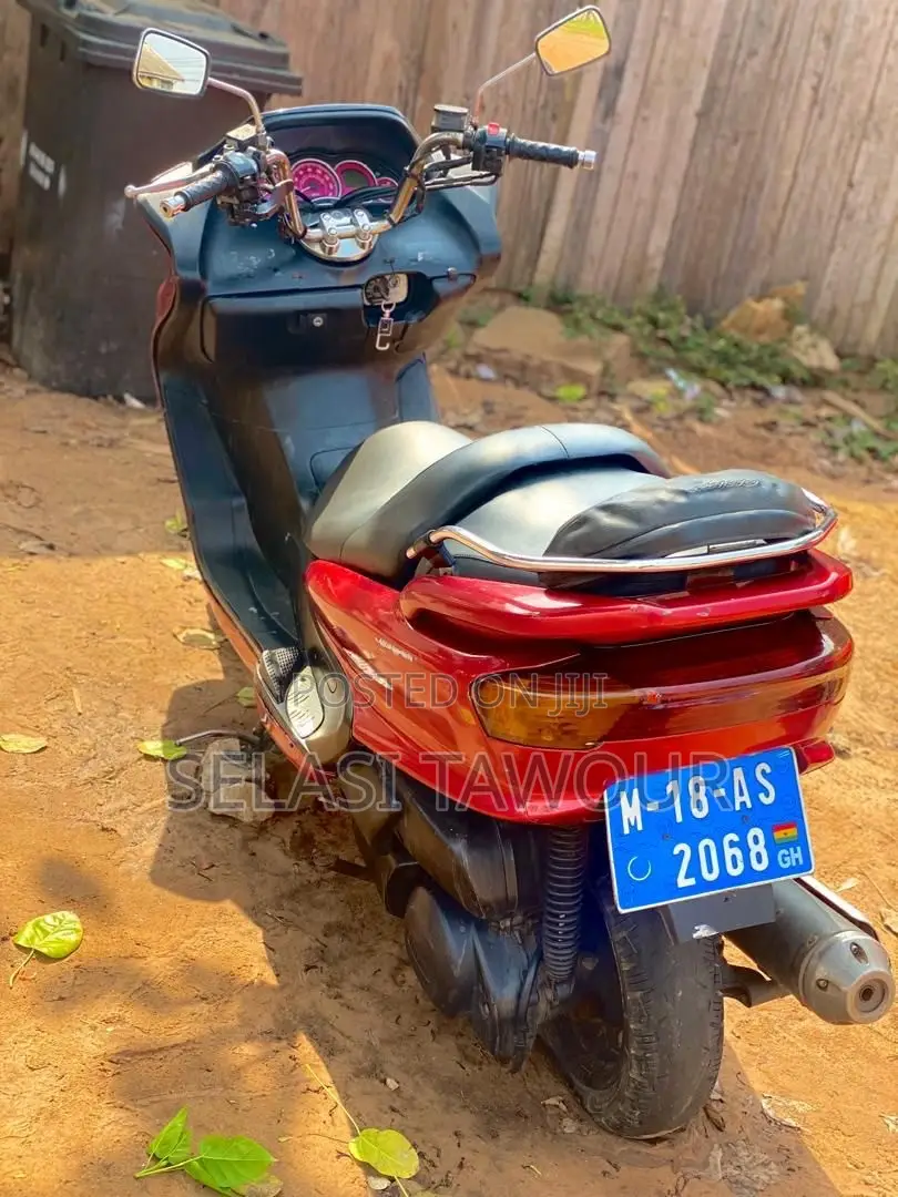Yamaha Majesty 2018 Red