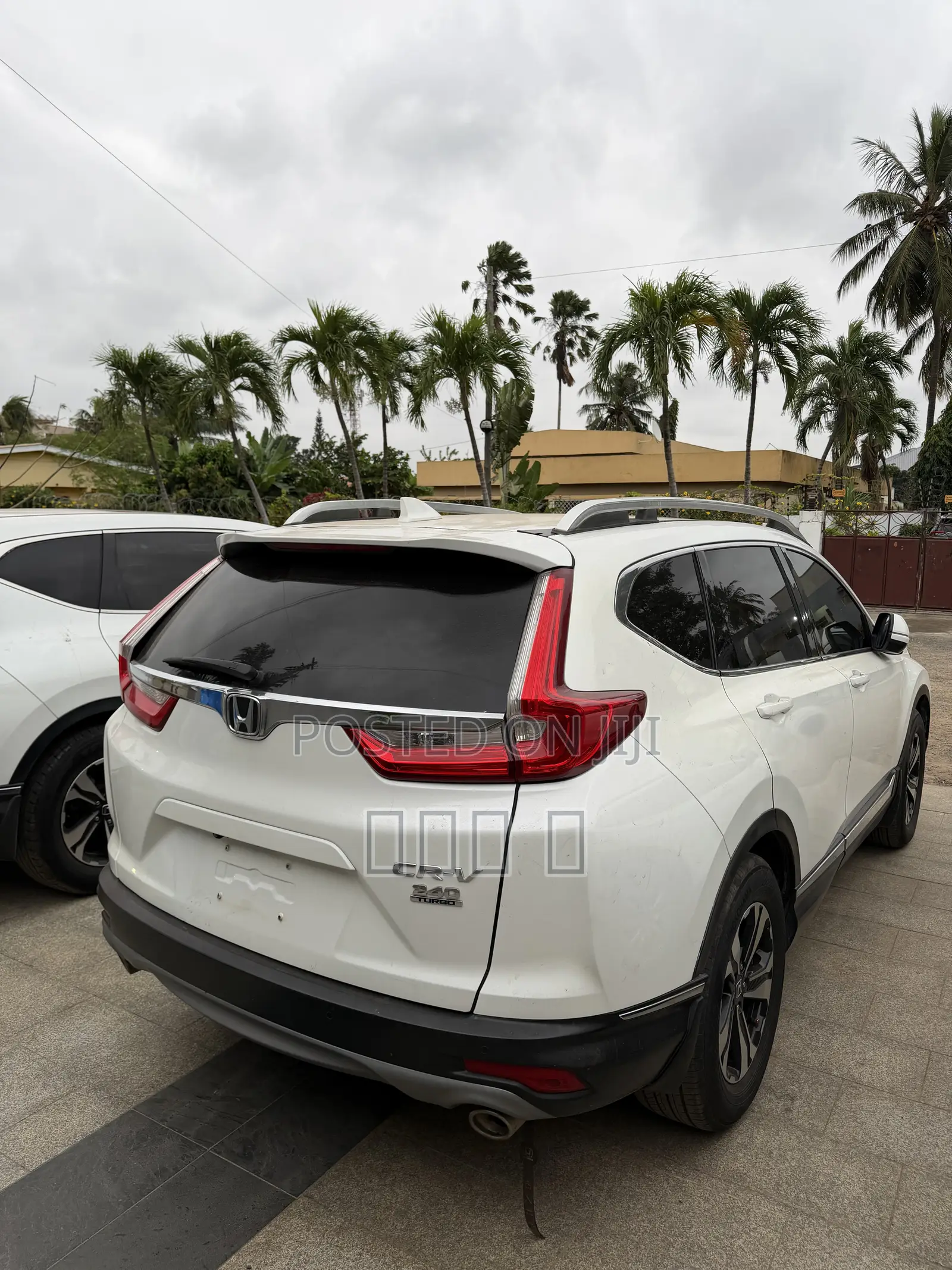 Honda CR-V Touring FWD 2018 White
