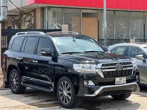 Toyota Land Cruiser 5.7 V8 VXR 2017 Black
