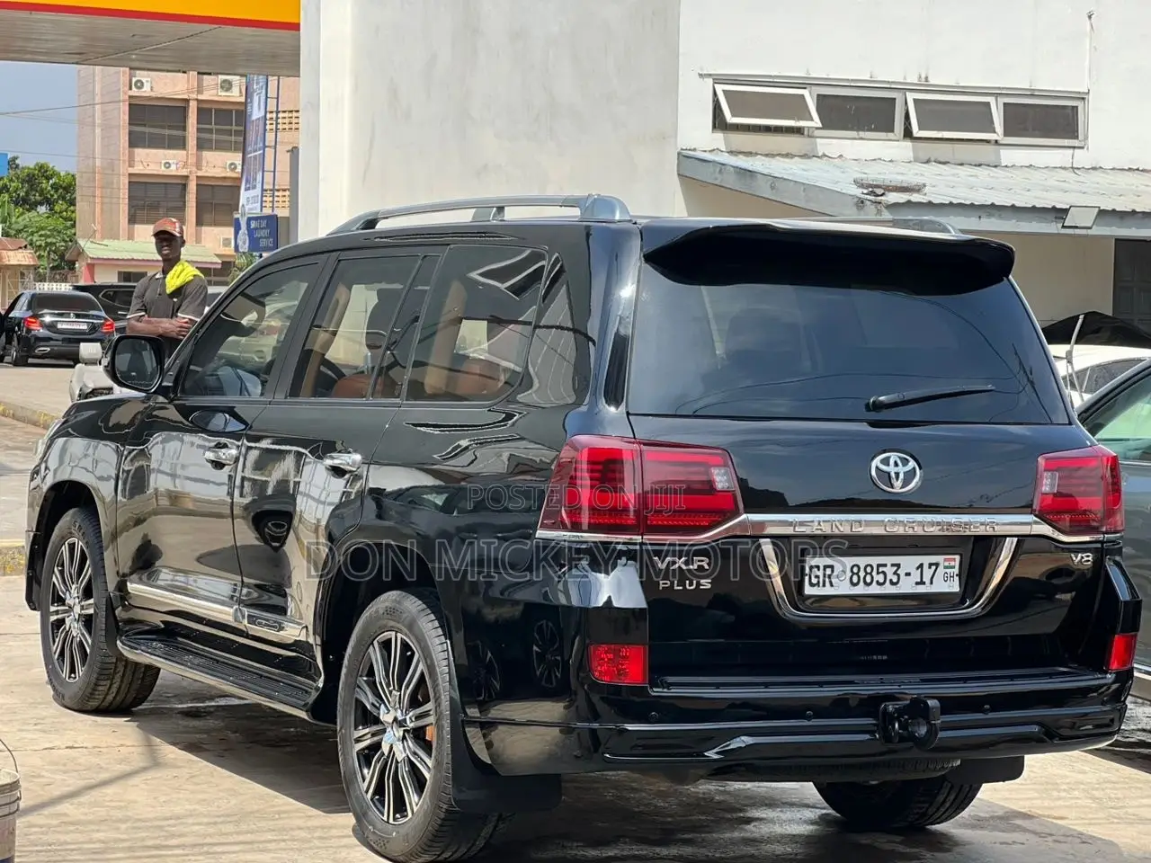 Toyota Land Cruiser 5.7 V8 VXR 2017 Black