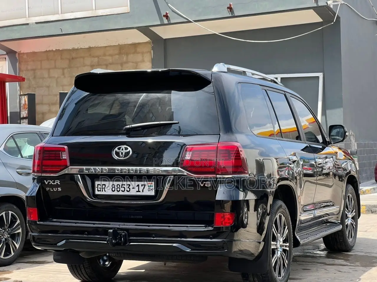 Toyota Land Cruiser 5.7 V8 VXR 2017 Black