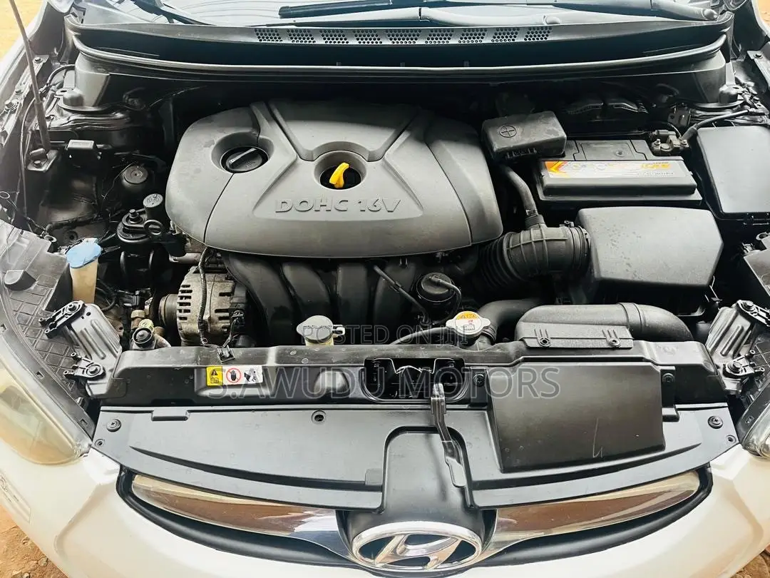 Hyundai Elantra 2013 White