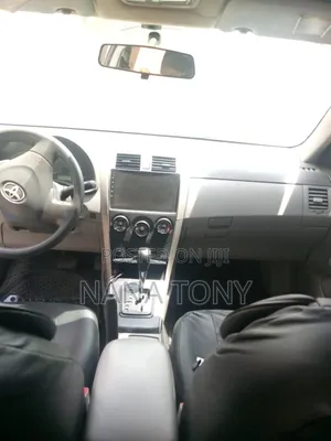 Toyota Corolla LE 4dr Sedan (1.8L 4cyl 4A) 2010 Silver