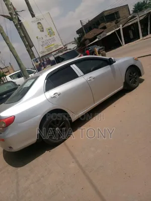 Toyota Corolla LE 4dr Sedan (1.8L 4cyl 4A) 2010 Silver