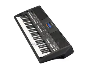 YAMAHA PSR Sx 720