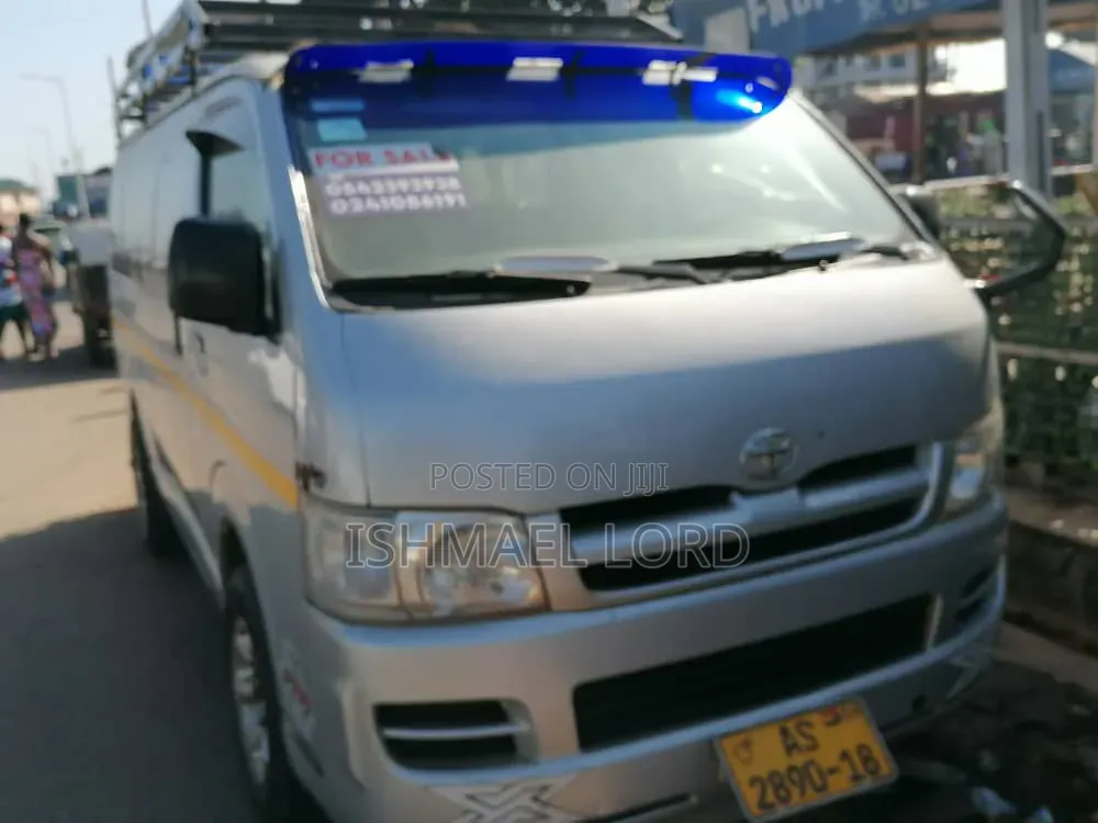 Toyota HiAce 2018 Silver
