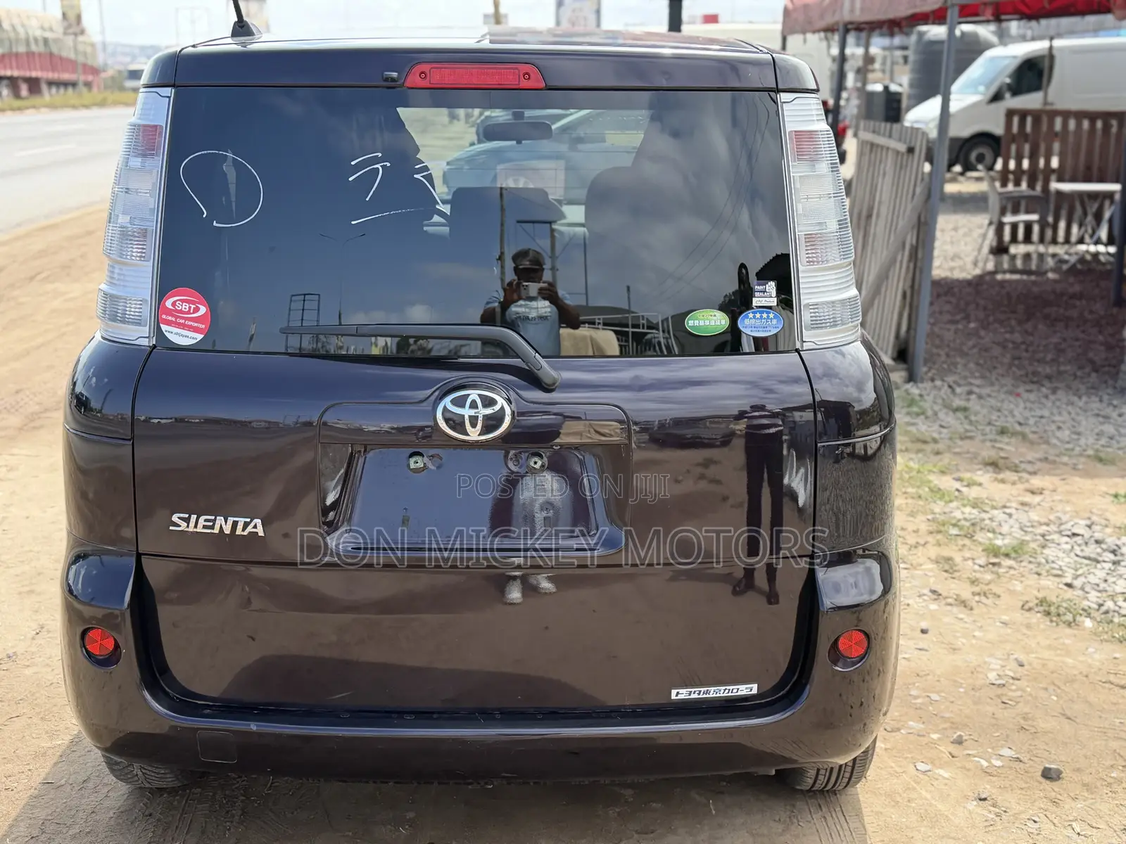 Toyota Sienta 1.5 FWD (6-seater) 2015 Purple