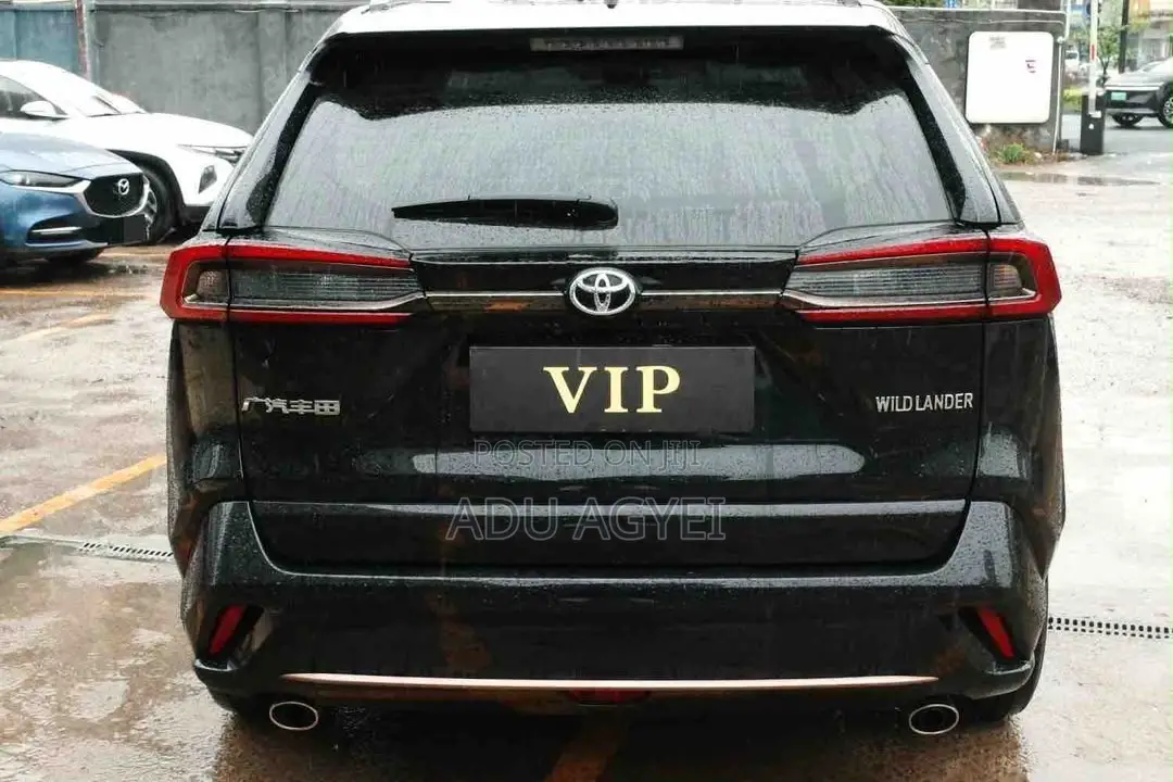 Toyota RAV4 XLE Premium 2025 Black