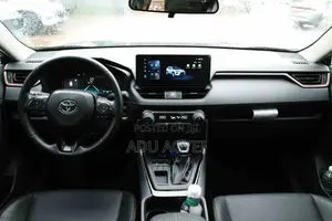 Toyota RAV4 XLE Premium 2025 Black