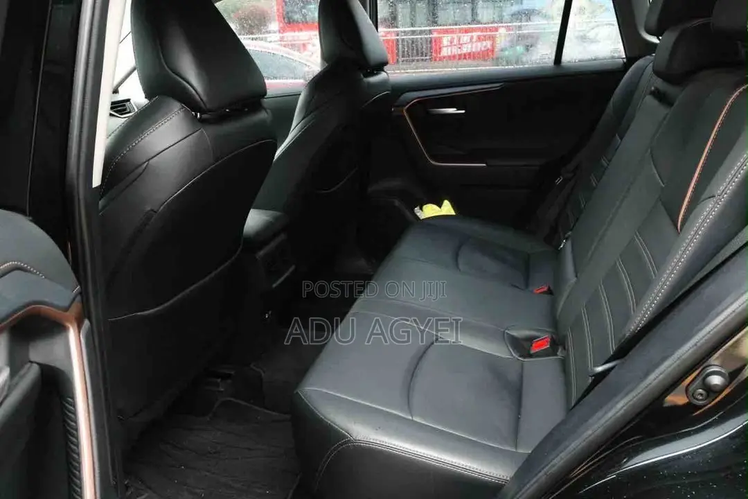 Toyota RAV4 XLE Premium 2025 Black