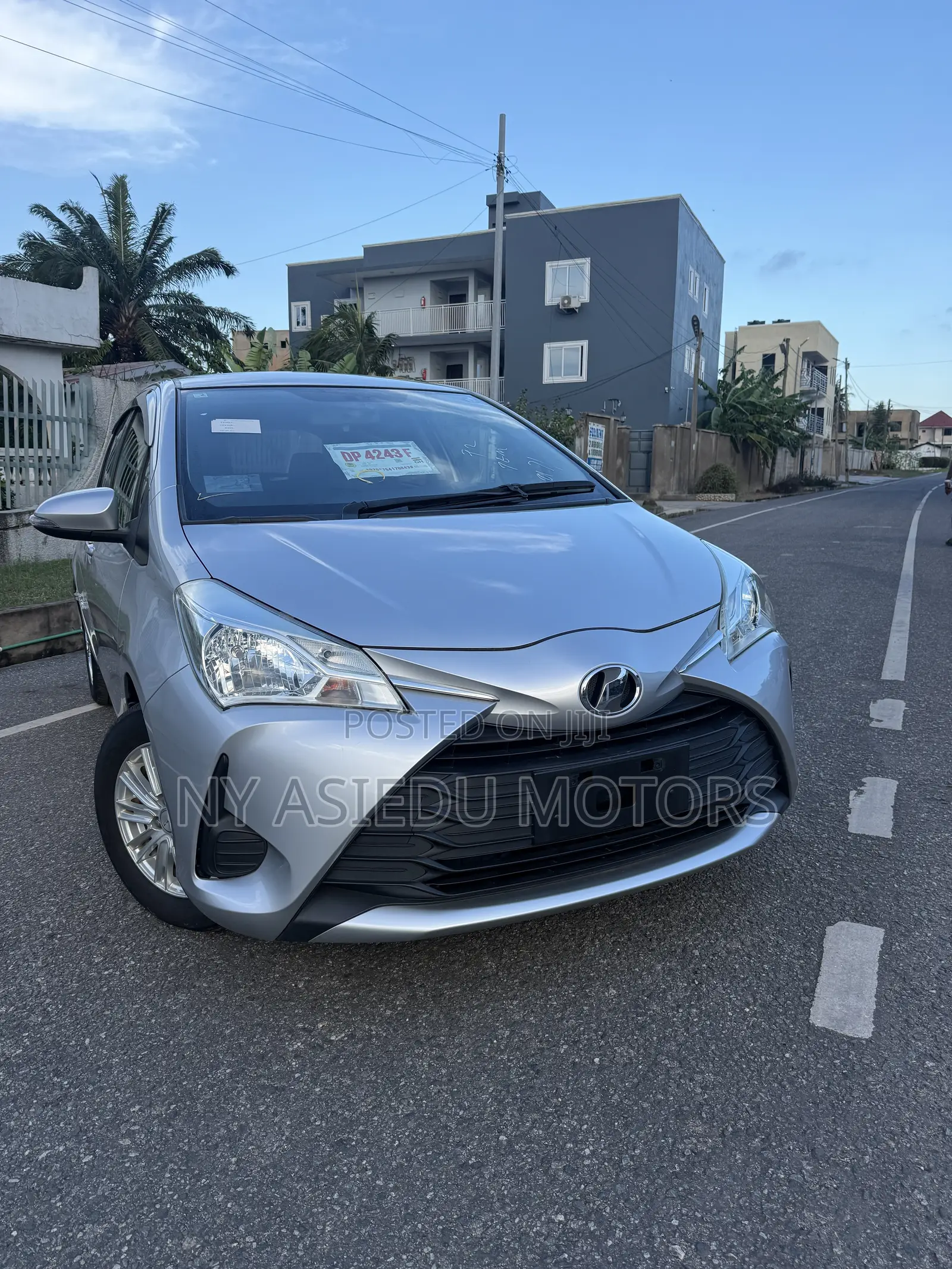 Toyota Vitz 1.3 FWD 5dr 2017 Silver